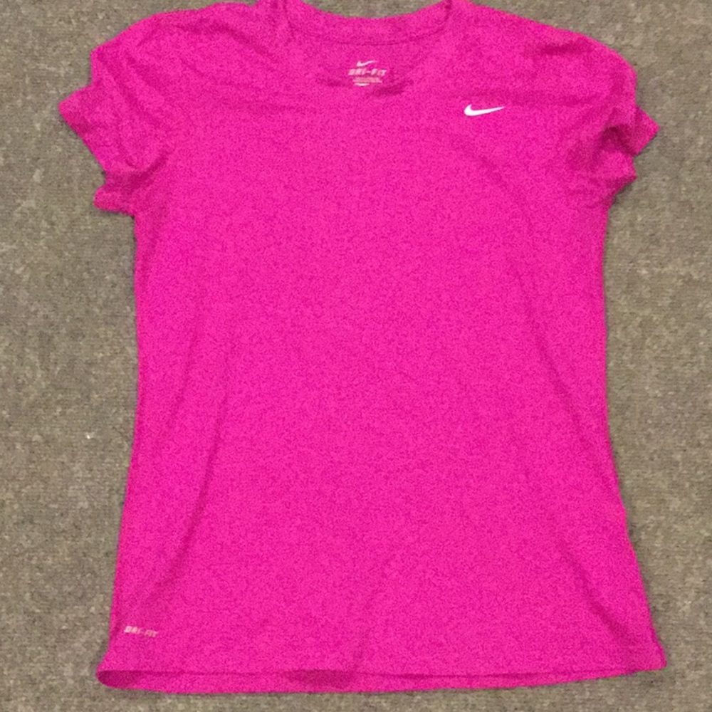 Pink Nike dry fit workout top size (m)